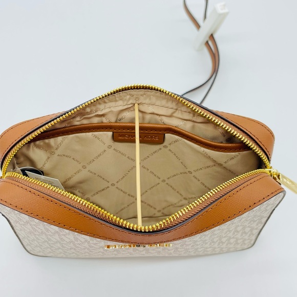 Michael Kors EW Crossbody Bag & ZA Card Case Wallet - Picture 7 of 11